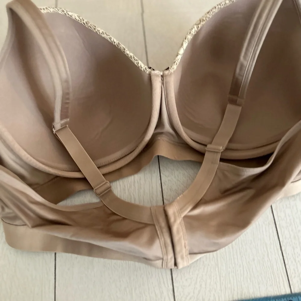 Cacique 44c wired bright and cream lace bra